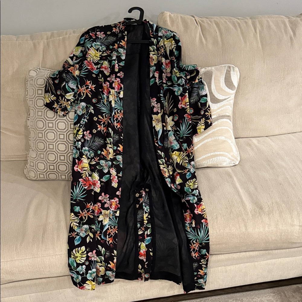 Zara Black Floral Kimono
